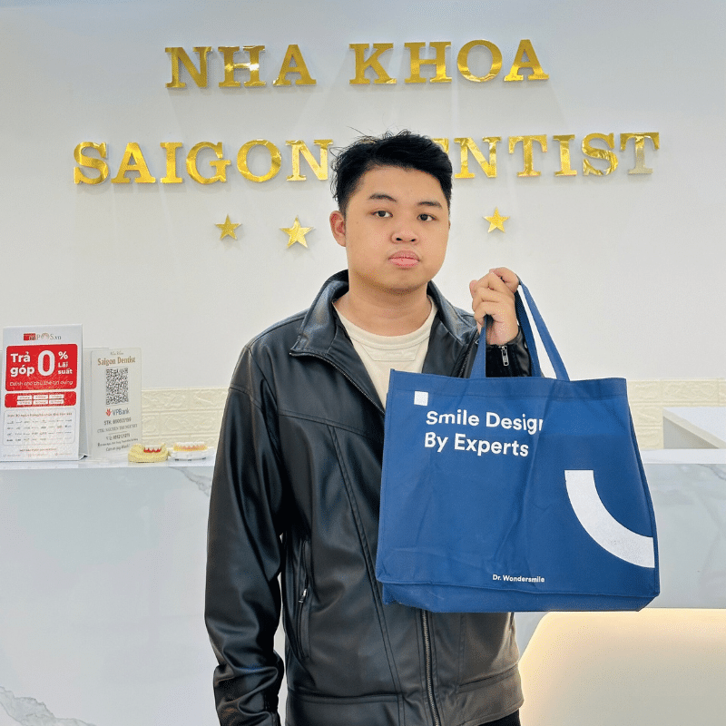 khach-hang-nieng-rang-saigon-dentist